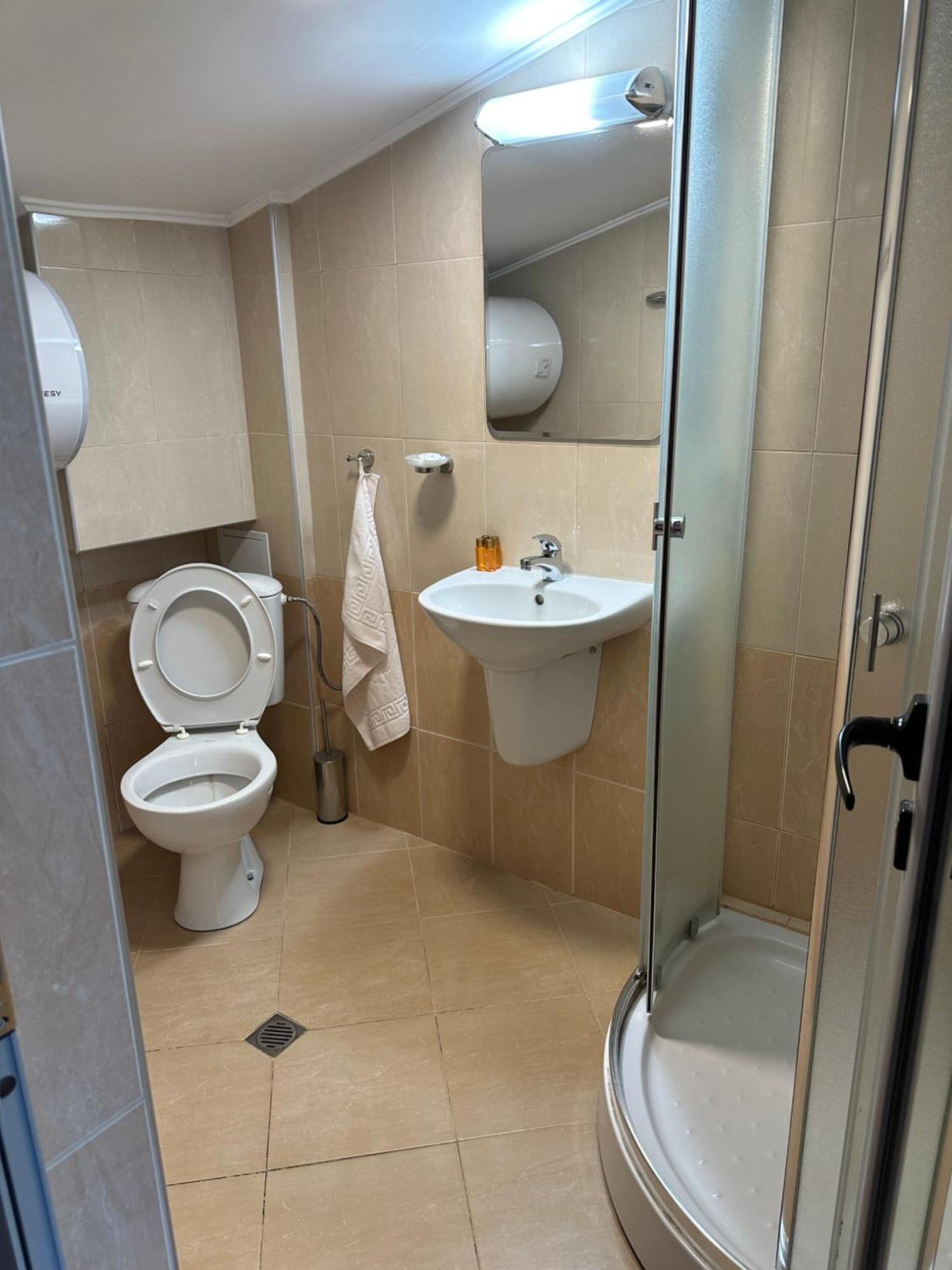 Guest House Dinevi 萨帕雷瓦巴尼亚 外观 照片