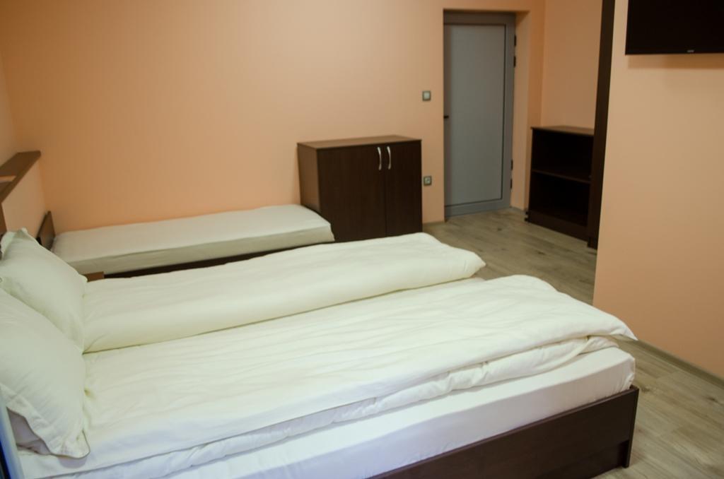 Guest House Dinevi 萨帕雷瓦巴尼亚 外观 照片