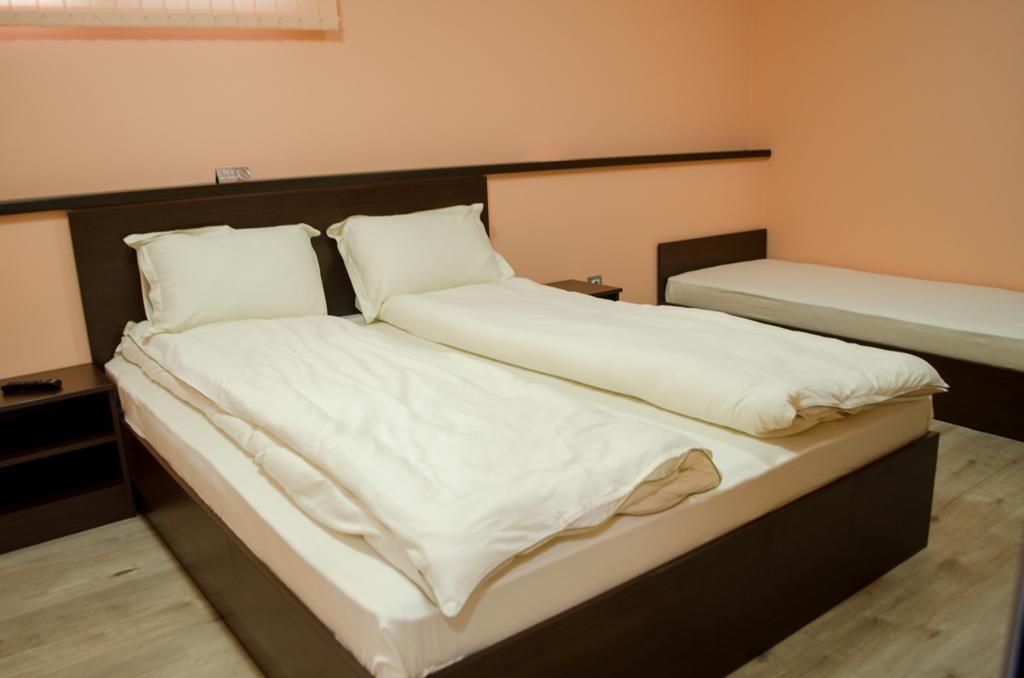 Guest House Dinevi 萨帕雷瓦巴尼亚 外观 照片